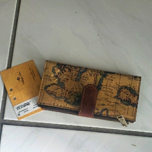 Vintage brand new "Patricia Nesh" European Map Print leather wallet - Picture 2 of 11